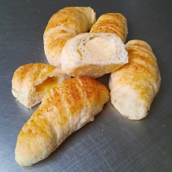 Croisant relleno de queso